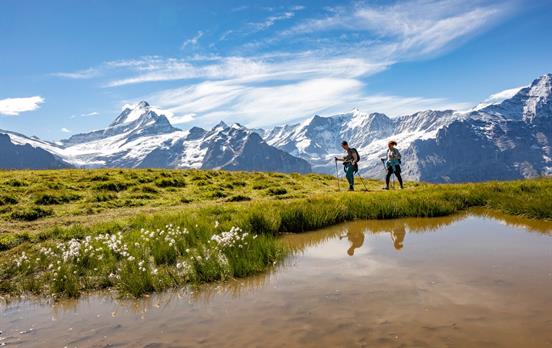 Wakling along the Bachalpsee