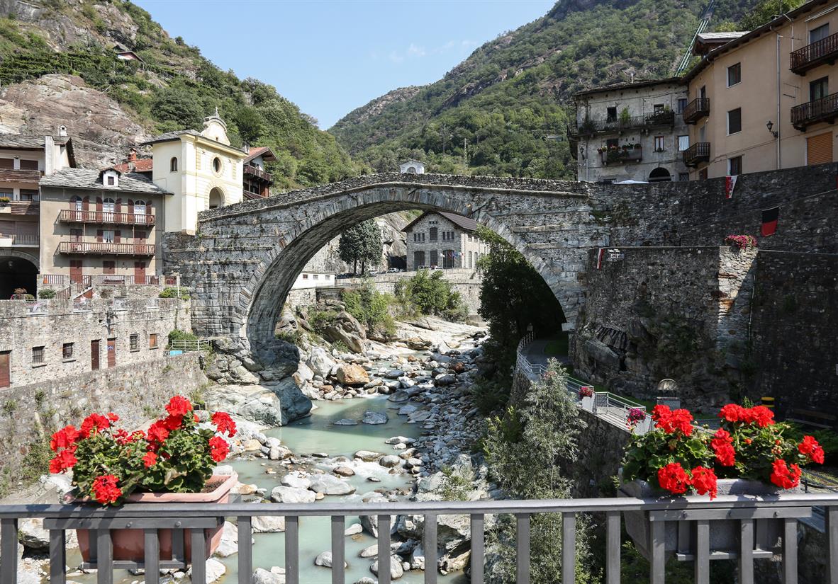 © Valle d&apos;Aosta Pont-Saint-Martin