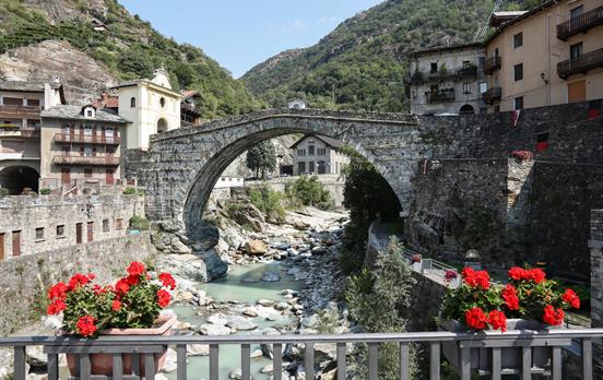 © Valle d&apos;Aosta Pont-Saint-Martin
