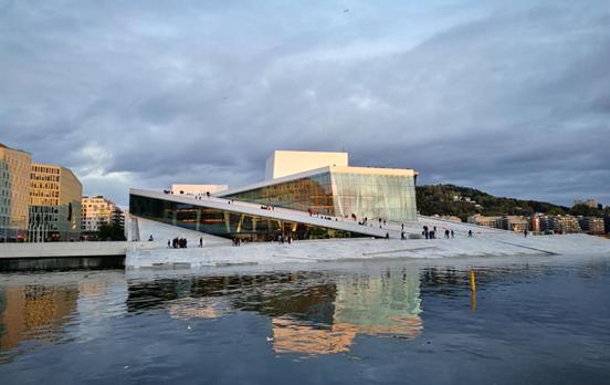 Das Opernhaus am Osloer Hafen