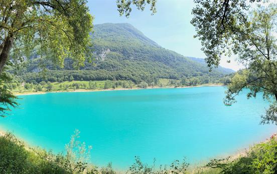 Türkisfarbenes Wasser am Lago di Tenno