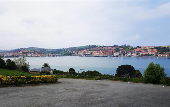 Blick auf einen See in Asturien