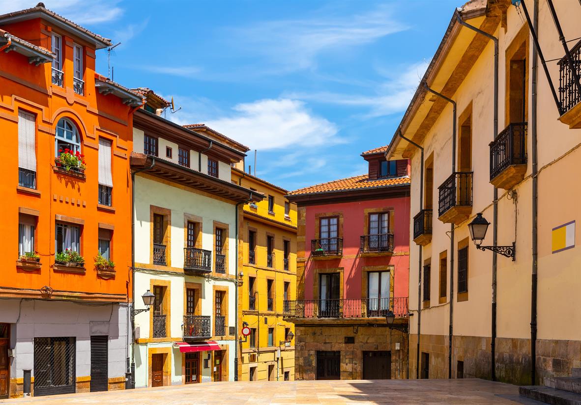 Bunte Häuser in Oviedo