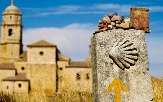 Die Jakobsmuschel weist den Weg