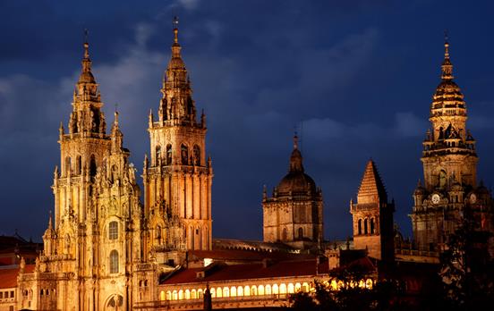 Die Kathedrale von Santiago bei Nacht