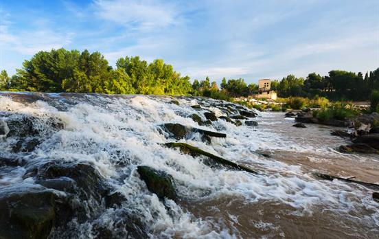 Durchwandern Sie einsame romantische Landschaften