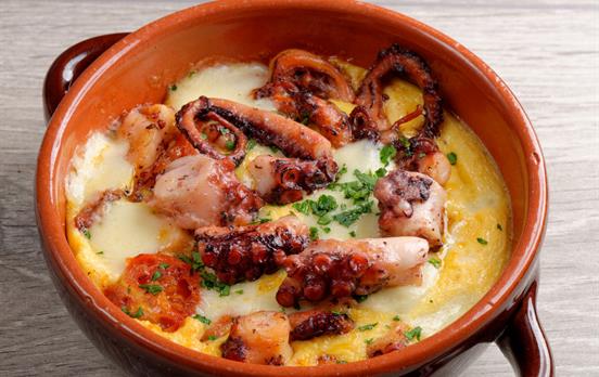 Pulpo - gekochter Tintenfisch