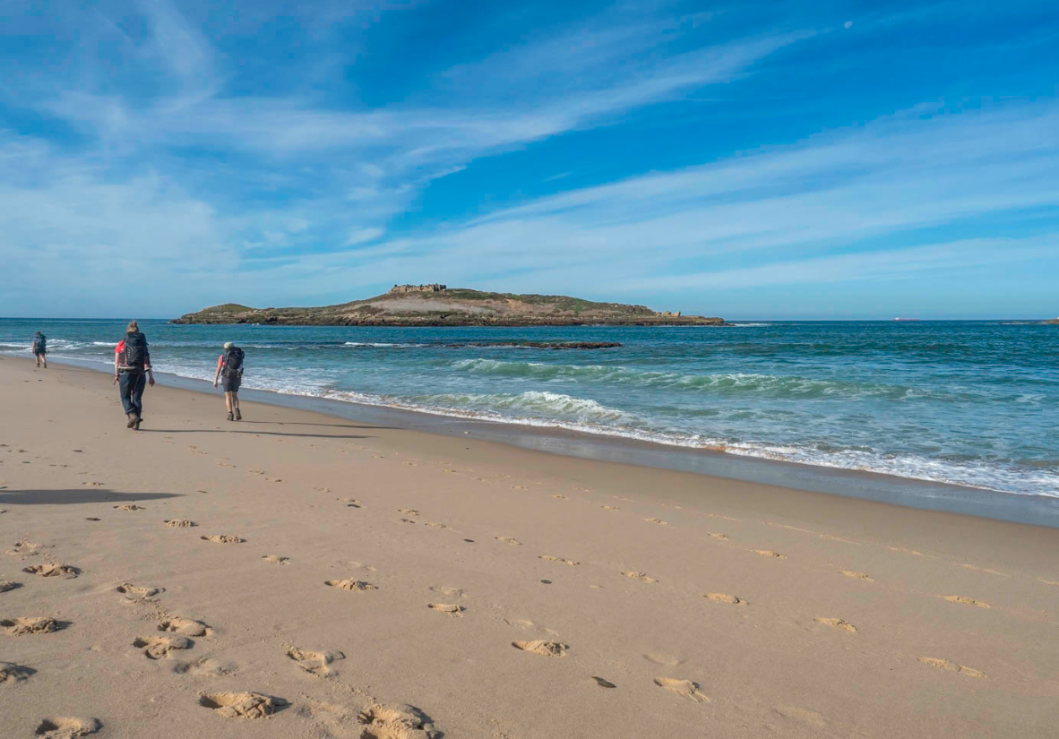 Wandern am Strand in Portugal