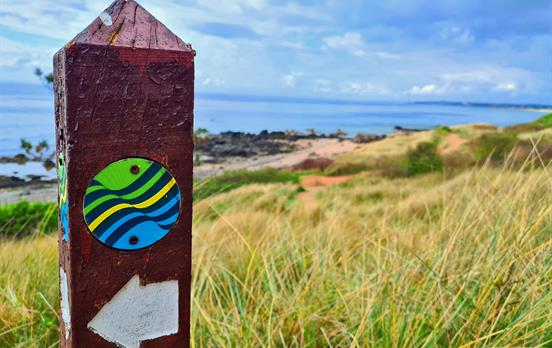 Fife Coastal PathWegweiser