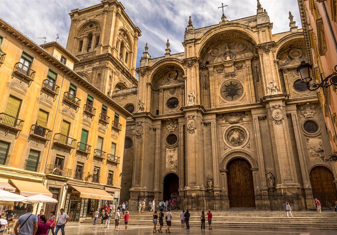 Use your free day in Granada to explore!
