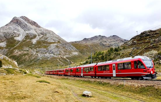 Die roten Züge der Räthischen Bahn