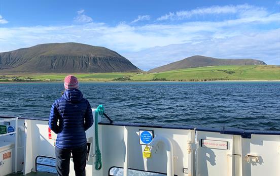 Kurze Fährüberfahrt zwischen den Inseln