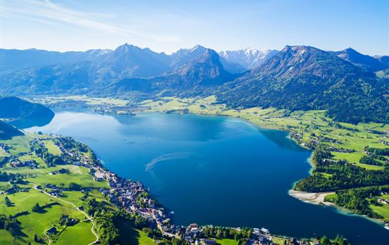Der schön eingebettete Wolfgangsee