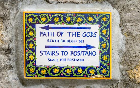 Wegweiser zum Pfad der Götter