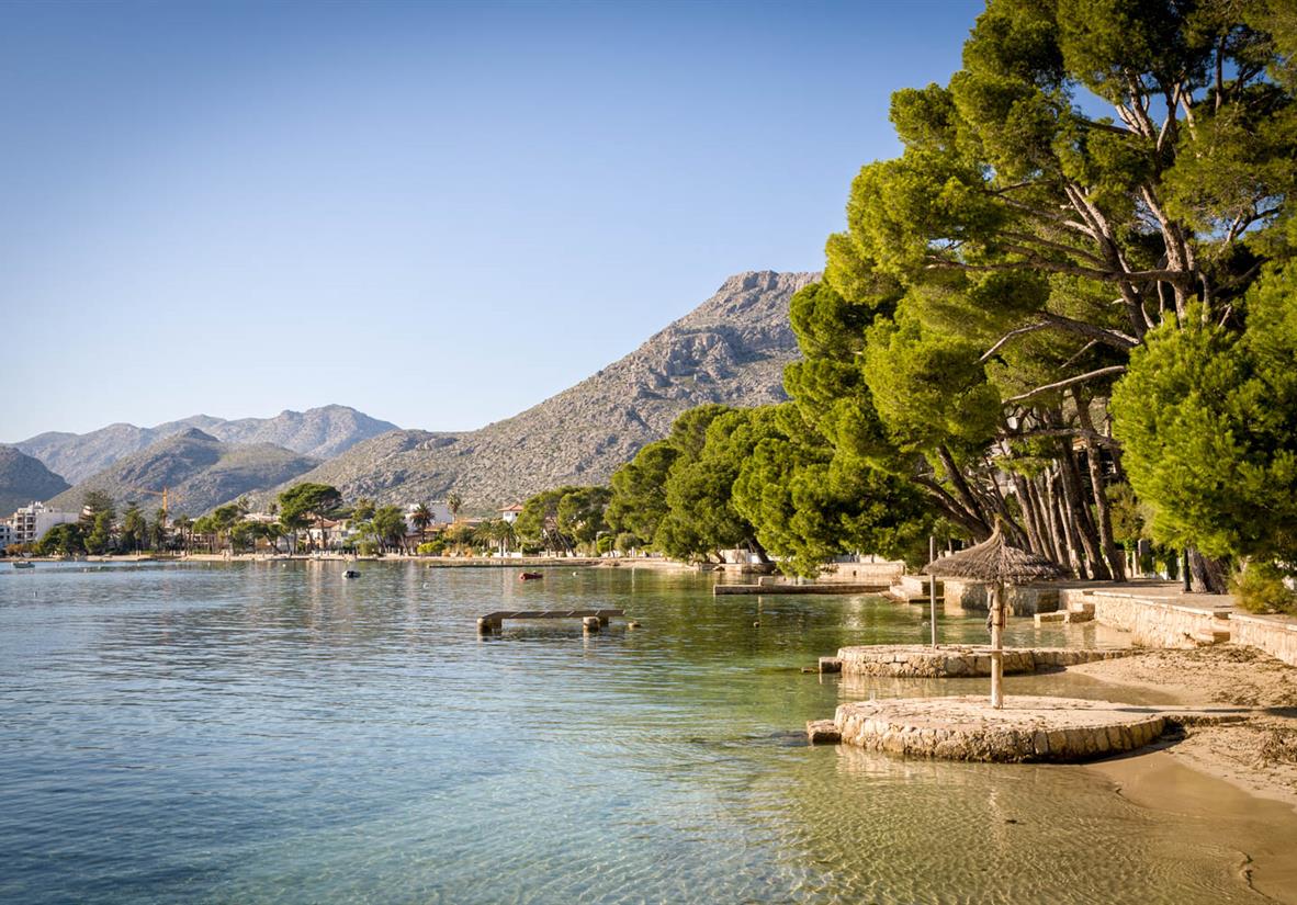 Ruhiges Mittelmeer in Port de Pollenca