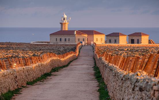 Sonnenuntergang am Leuchtturm Punta Nati