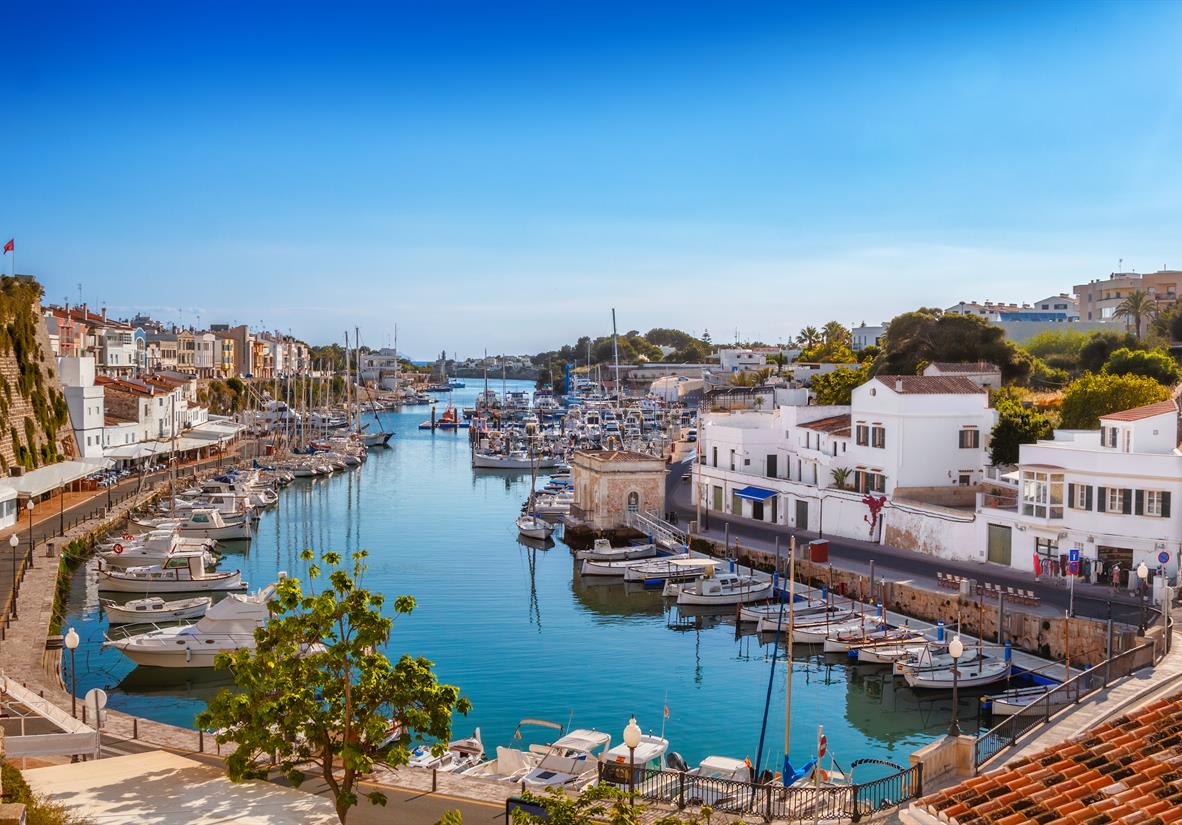 Die schöne Stadt Ciutadella auf Menorca