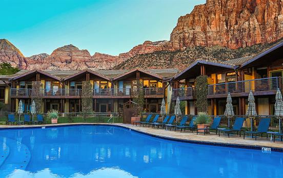 Relax at the Desert Pearl Inn