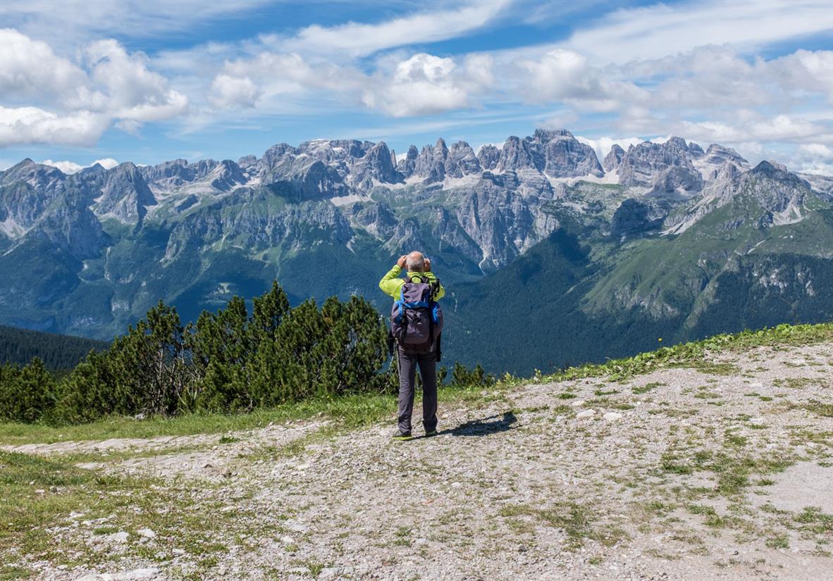 Aussichten auf die charakteristischen Felswände