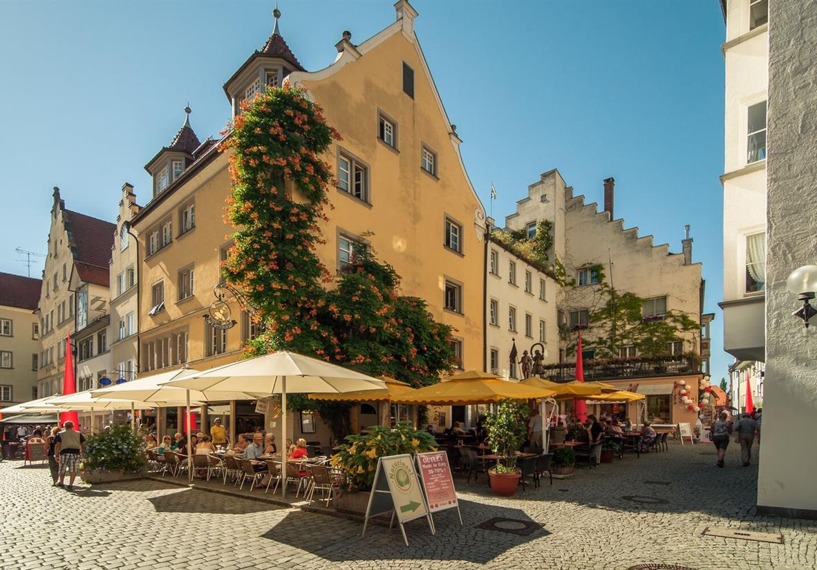 Dine on the streets of Lindau