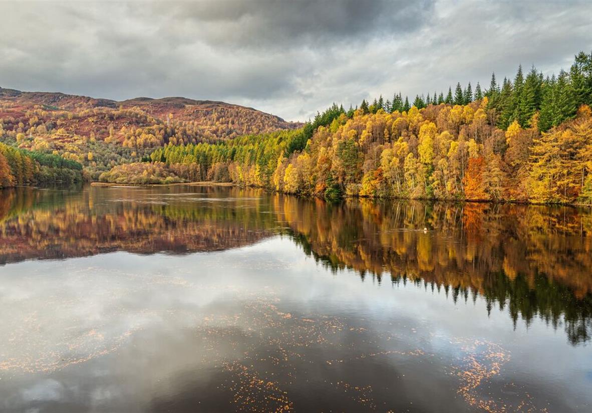 Idyllische Loch Tummel bei Pitlochry