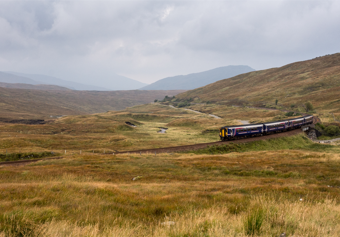West Highland Line beim Bahnhof Corrour