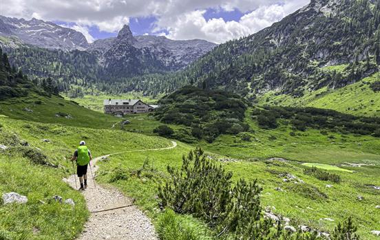 Kärlinger Hütte in herrlicher Lage