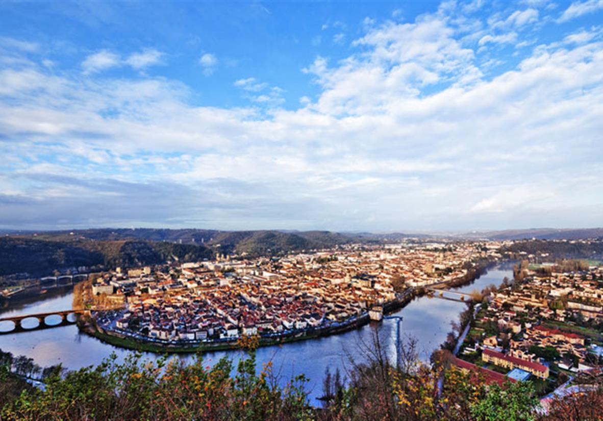 Cahors, surrounded on three sides by the River Lot