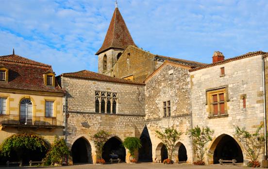 Bastide towns built during the Hundred Year War
