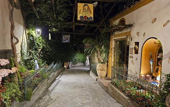Relaxed evenings with time for a dinner &amp; a stroll