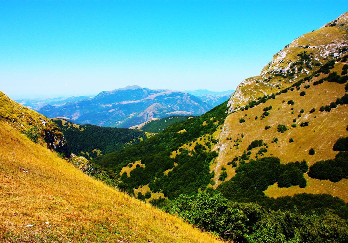 Bergpanoramen im Apennin-Gebirgszug