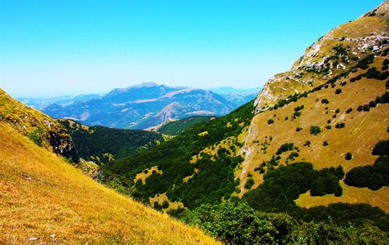 Bergpanoramen im Apennin-Gebirgszug