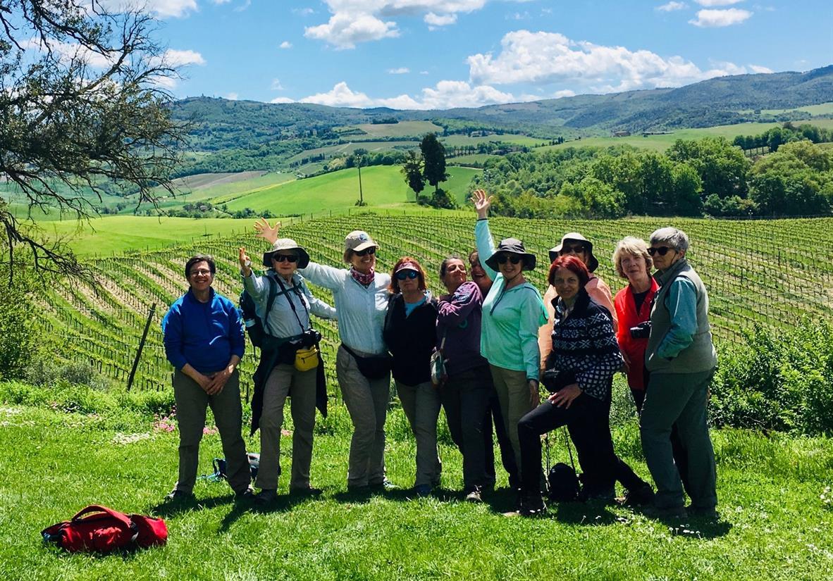 Gruppe von Pilgern auf der Via Francigena