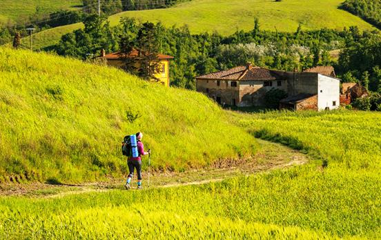 Wandererin in der Toskana
