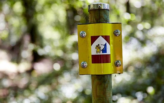 Originaler Wegweiser der Via Franicgena