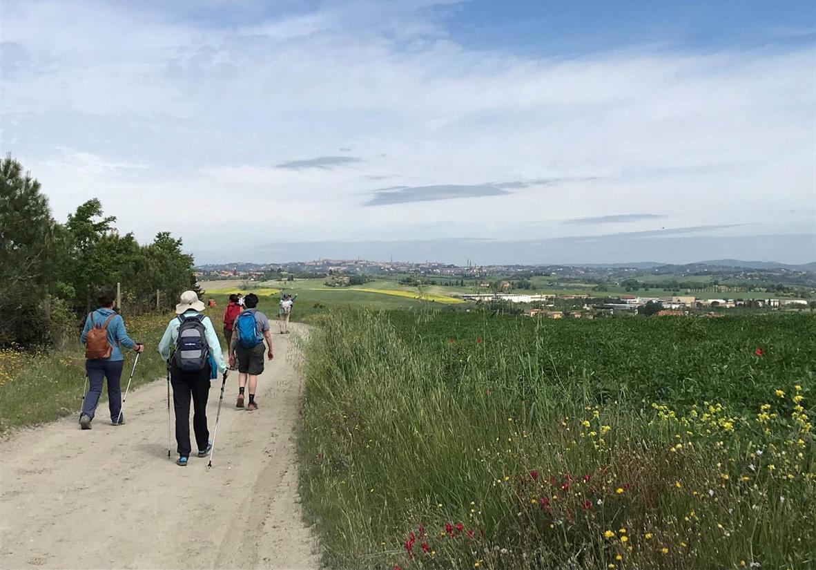 Wanderer auf der Via Francigena