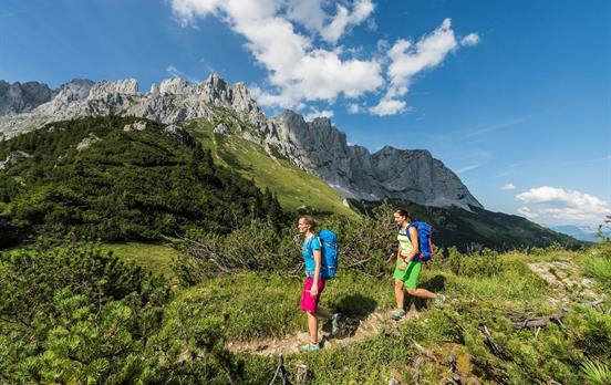 Unterhalb des markanten Gebirgzuges @D.Reiter