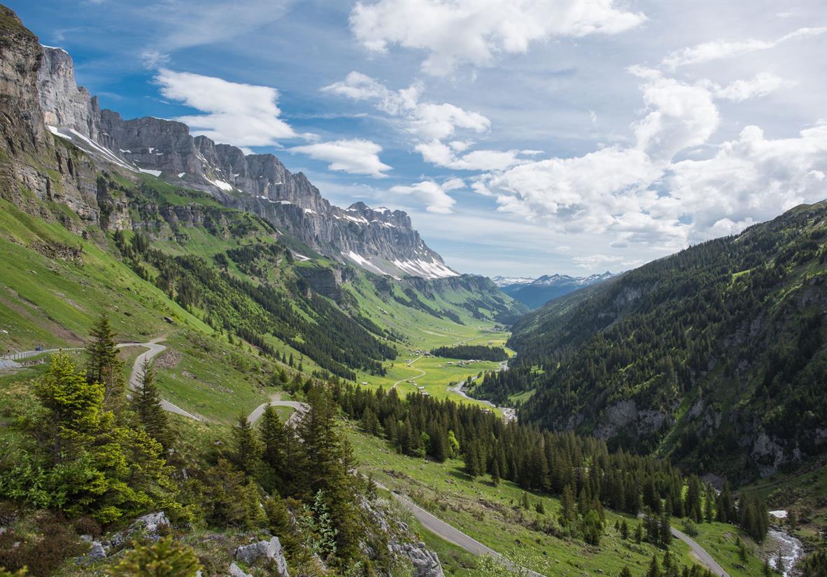 Walk over the Klausenpass (1948m)