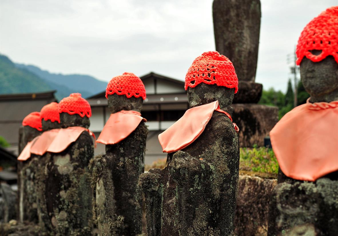 Historische Statuen auf dem Nakasendo Pfad