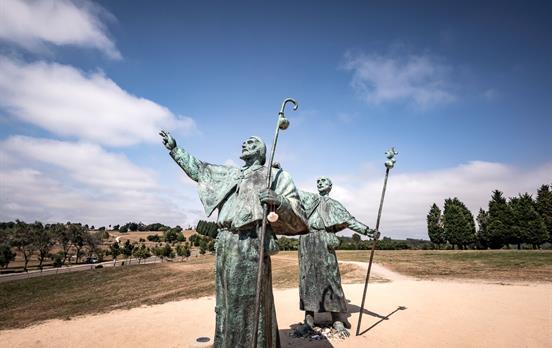 Pilgerdenkmal Monte do Gozo direkt vor Santiago