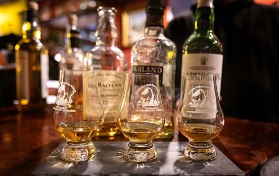 Whisky tasting at Loch Ness Inn