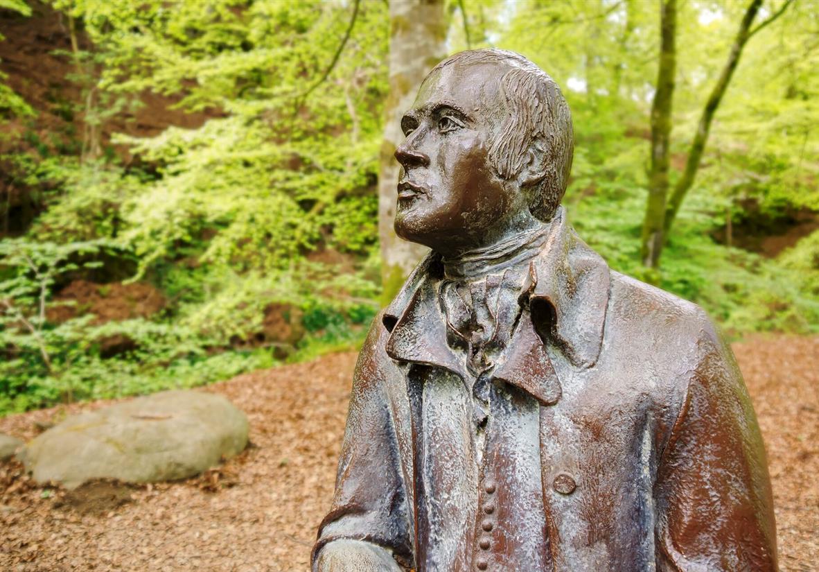 Robert Burns Statue in Abefeldy