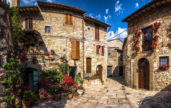 Cobbled streets in pretty hamlets